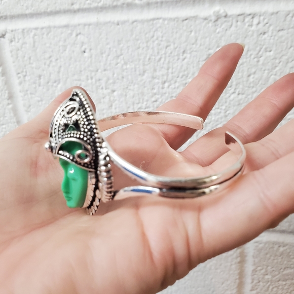 New Carved Agate Goddess Face 925 Silver Cuff Bracelet. - Picture 4 of 8